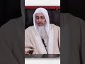 ما حكم تركيب الرموش الصناعية للنساء