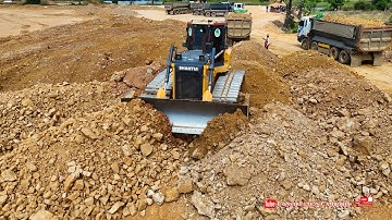 Best Powered Shantui Bulldozer Pushing Soil, Speedy Land Leveling, Cutting Edge Bulldozer Technology