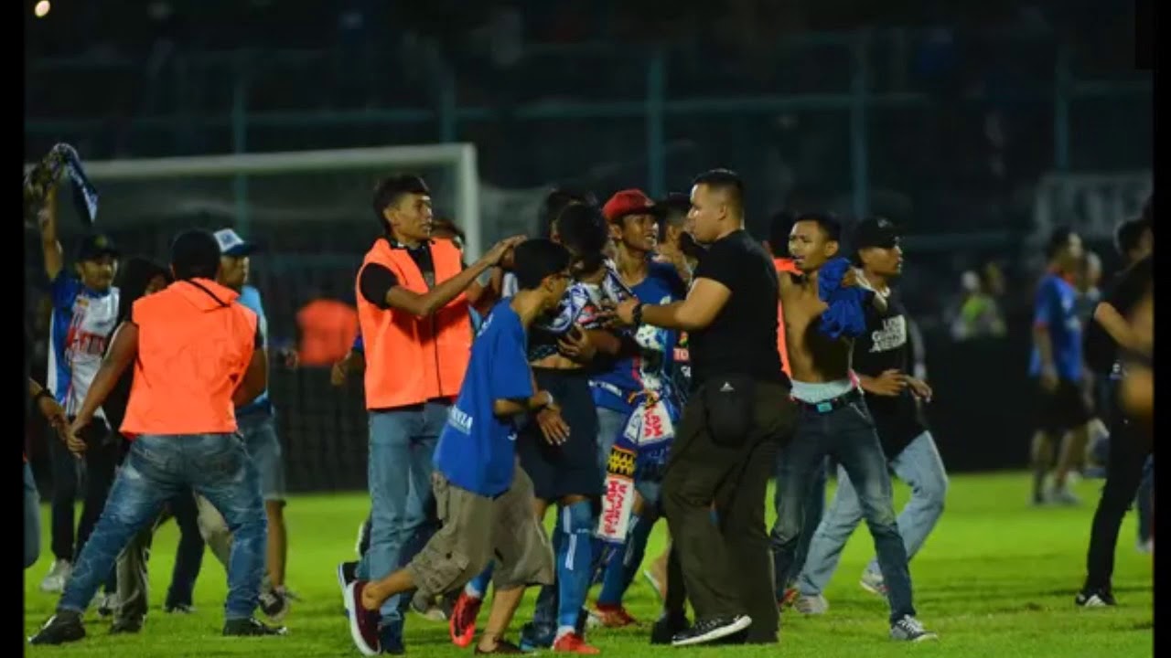 Ricuh Arema Vs Persib, Puncak Kekecewaan Aremania hingga