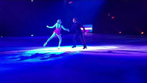 Kaitlyn WEAVER and Andrew POJE - "Leave a Light On...
