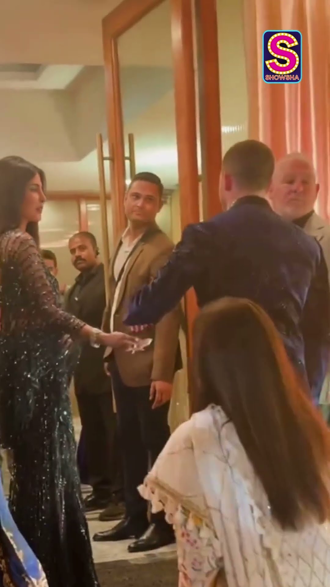 Priyanka Chopra Waits As Nick Enjoys His Paparazzi Moment! | N18S #Shorts #entertainment #bollywood