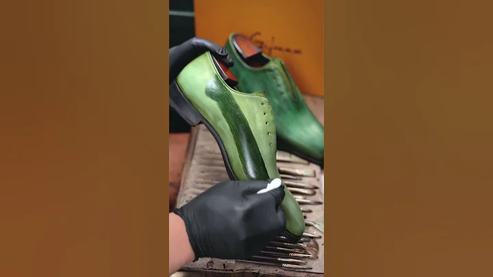 The transformation of the Green Cut Oxford: the coloring process#shoes #leathershoes #fashion H