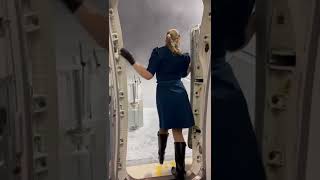 Comissária De Bordo Vai Par Frio.