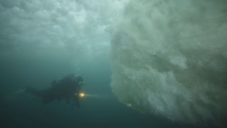 氷点下の海で遊ぶ 知床で流氷ダイビング Divers enjoy world under drift ice