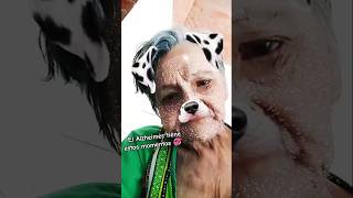 Un momento tierno con mi Madre 🐶❤️ #demencia #salud #neuroactivo #cuidadores #amor #humor #therian