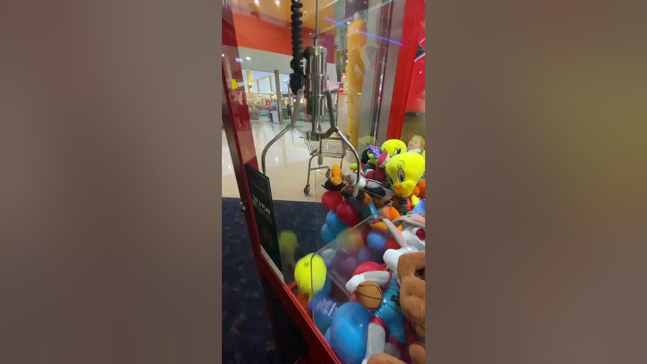 Toy soldier claw machine #clawmachinewins - YouTube