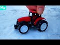 Играем с Трактором в снегу. Видео про Трактор для самых маленьких