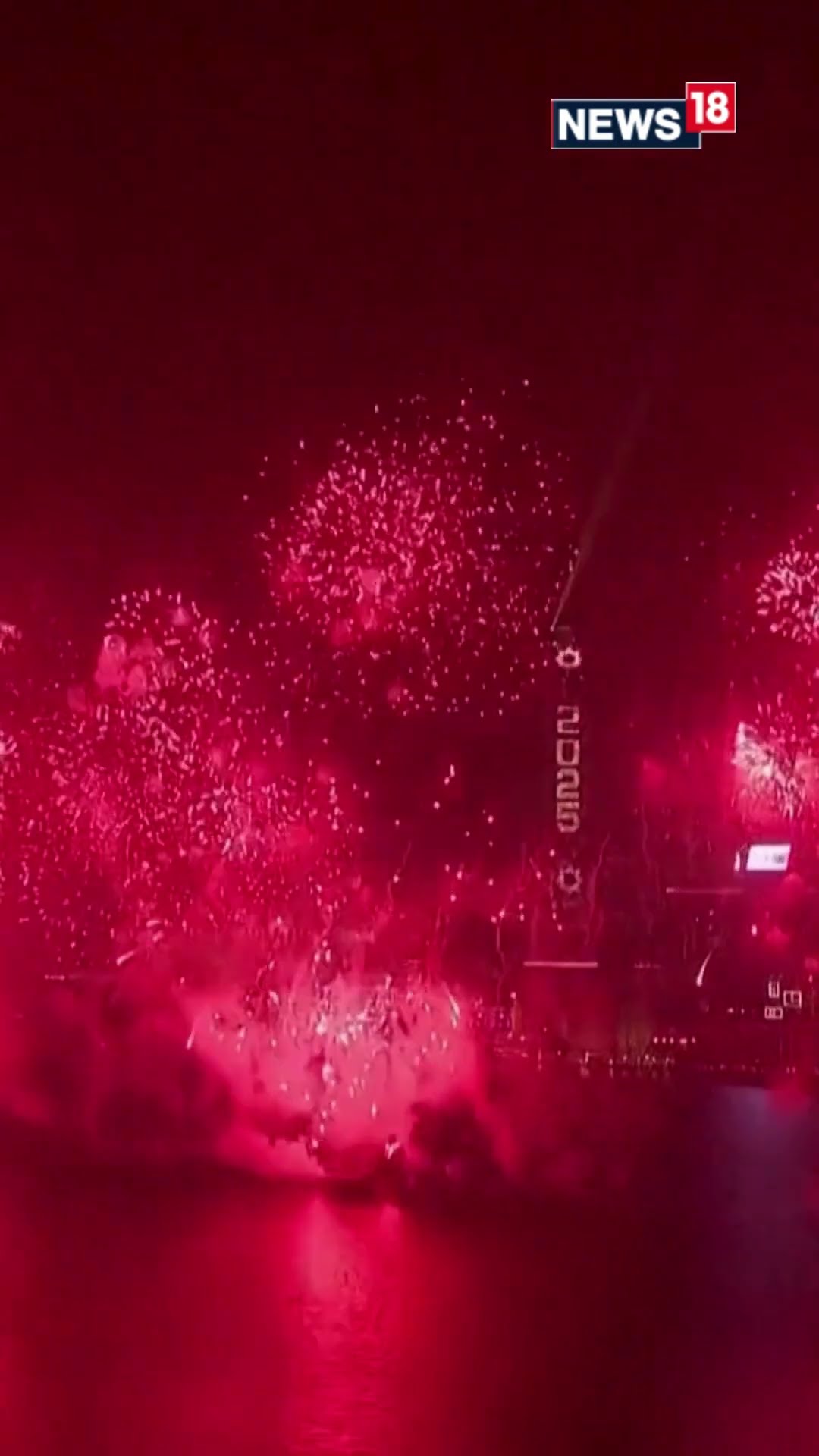 #Watch: Hong Kong Welcomes New Year 2025 With A Spectacular Display Of Fireworks At Victoria Harbour