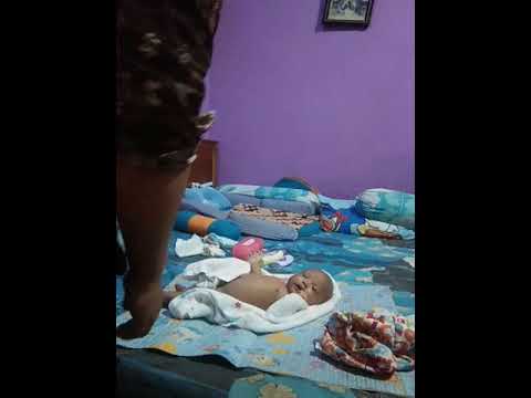 Bapak sayang anak  pakai baju  bayi  YouTube