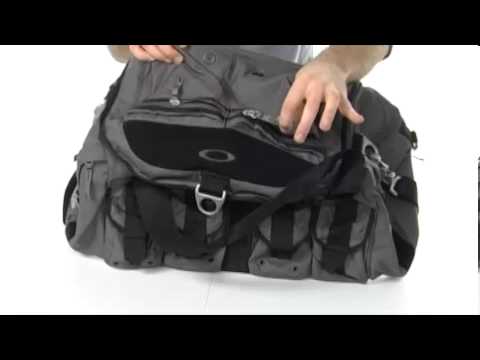 oakley mechanism duffel