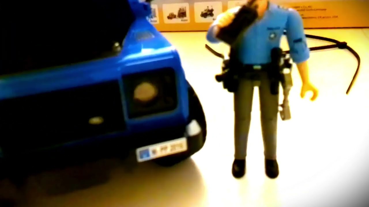 Ich stelle euch den Polizei Land Rover  mit Figur vor von Bruder.