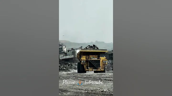 heavy Haul truck #komatsu Haul truck working in mines