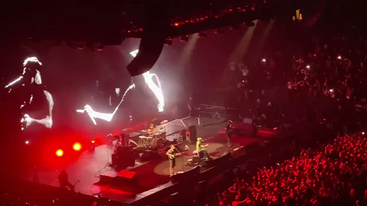 Rage Against The Machine - Killing in the Name (2022-08-09, Madison Square Garden) [4K HDR]