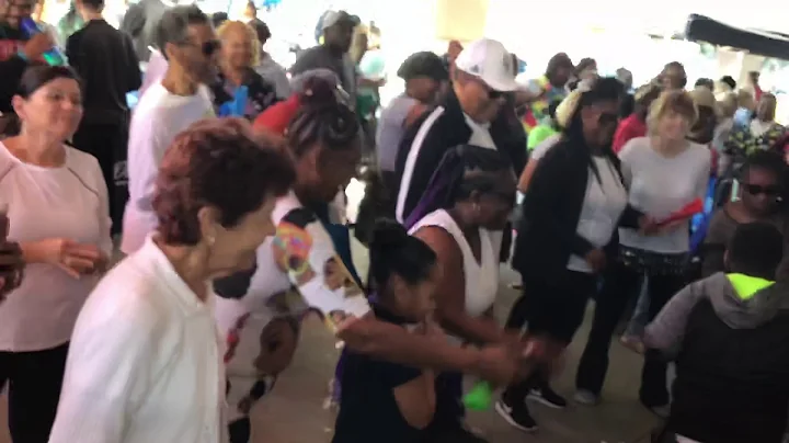 9. KIM HINTON - Line Dancers -Winn Dixie Grand Ope...