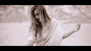 Video thumbnail of "Lidija Bačić Lille - K´o Da Živim Unazad (Official Music Video)"