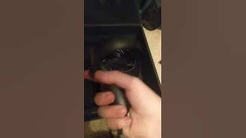 Oculus Rift S loose battery in right controller