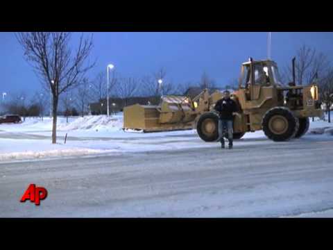 Illinois' Crews Prep for Massive Storm