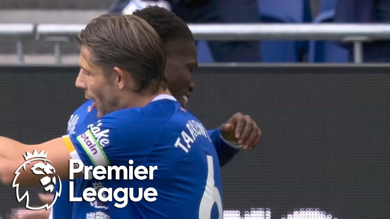 Thierno Barry deflects long range shot into net for 1-0 Everton lead | Premier League | NBC Sports