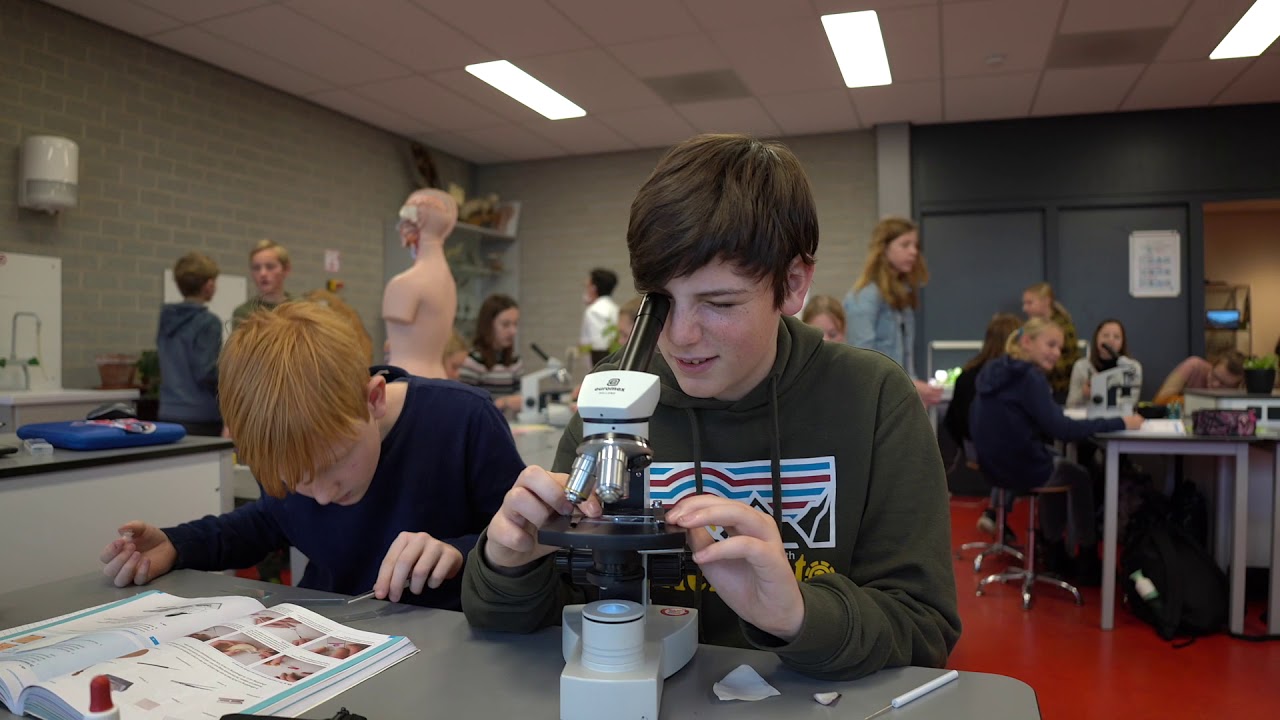 Loop je mee door onze school in Groenlo? Daantje neemt je mee!