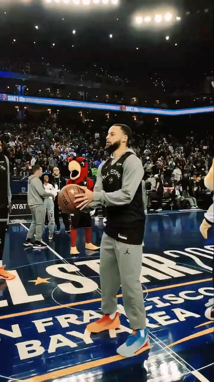 Never challenge Steph Curry ?