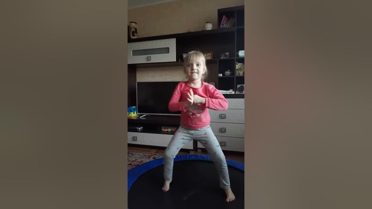Дочка зажигает - YouTube