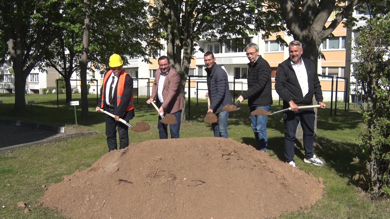 PUNKTum 1. Spatenstich für Baumaßnahme "Fliederweg" in Querfurt