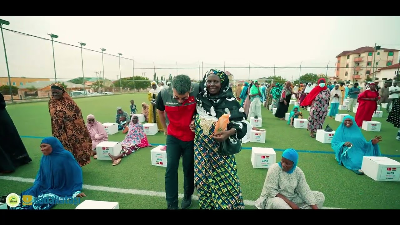 سلات غذائيه بالتعاون مع مؤسسه صدقه طاش