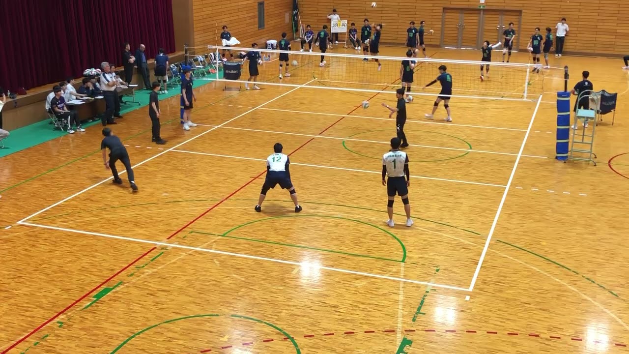 大学バレーボール　大阪産業大学の圧倒的なパワーとセッターの上手さが光る