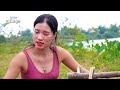 Julia makes grilled chicken thighs by the river - Julia Daily Life | Little Village Girl #128