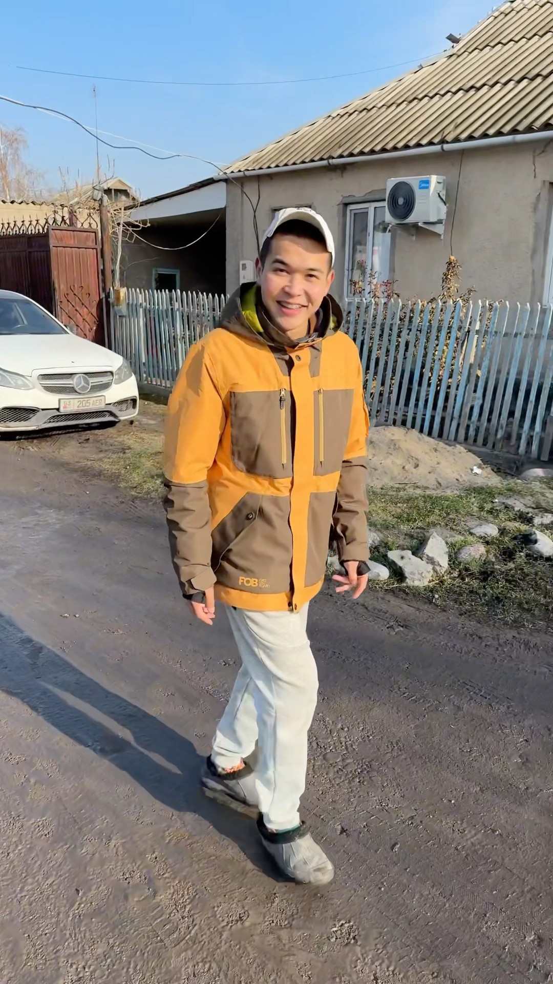 Happy)