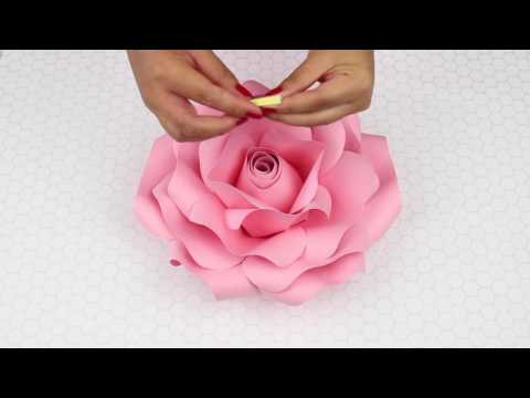 how-to-hang-paper-flowers-on-fabric-|-my-wedding-flower-backdrop