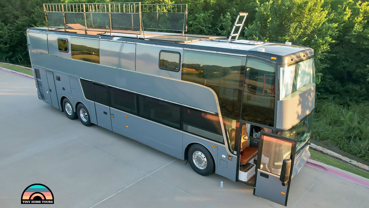 A School Bus Conversion (Time Lapse From Start To Finish)