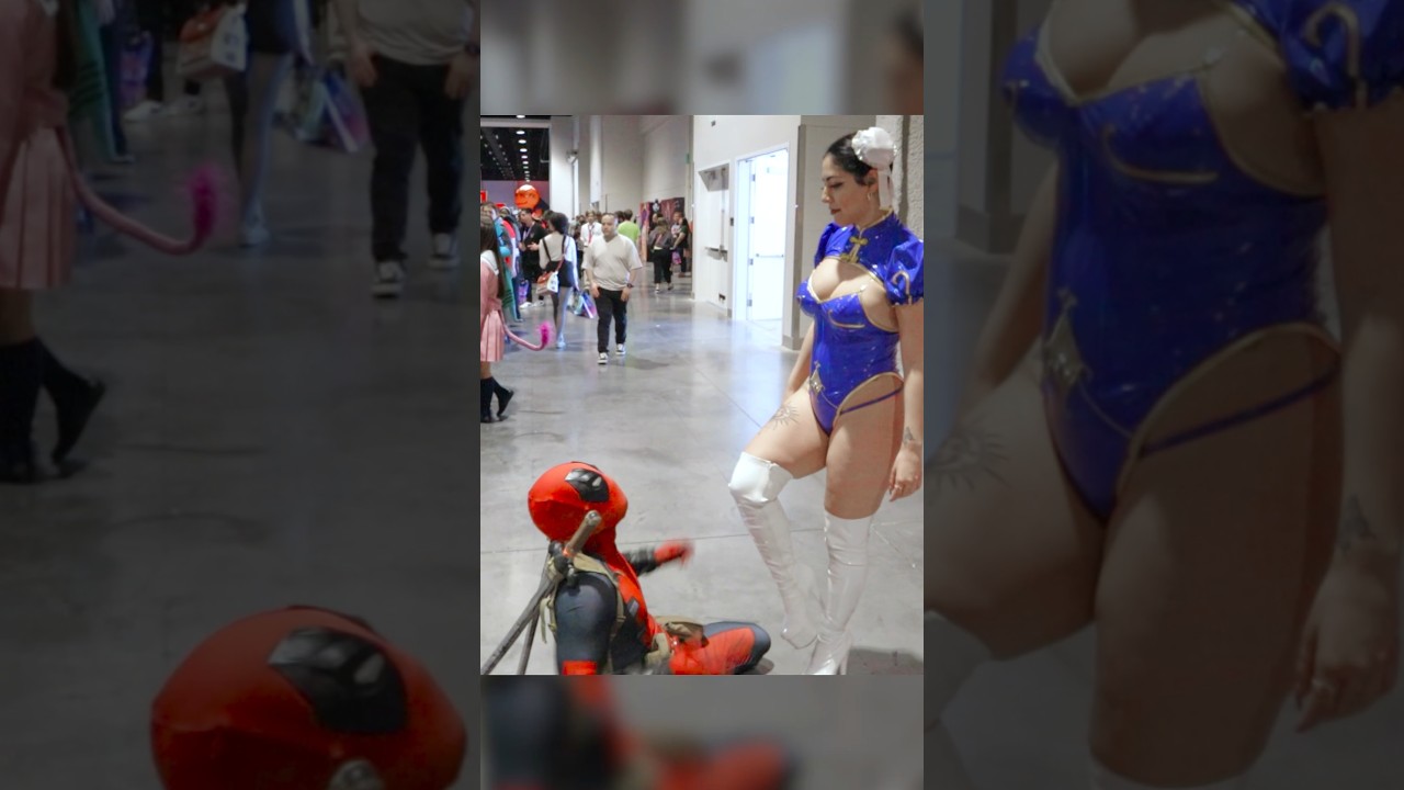 Deadpool vs Chun-Li... who wins? 🤣 #deadpool #chunli #cosplay