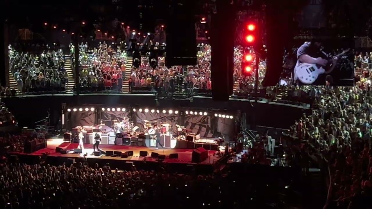 “Hot of Teacher” Wolfgang Van Halen with Josh Freese on drums