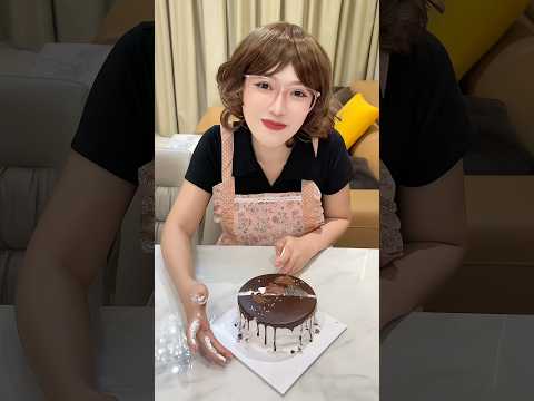 ماما وبابا سرقوا كعكة ابنتي شورتات
