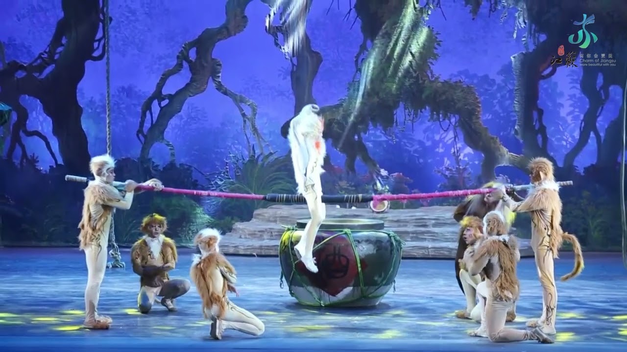 “Golden Cudgel” 3D acrobatic show