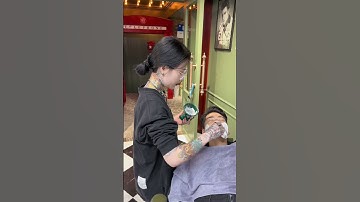 Tiệm cắt tóc nam của nữ barber #shorts