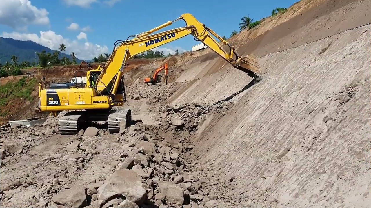 Metode Perapihan Slope Galian menggunakan Excavator