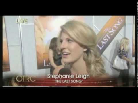 Stephanie Leigh Schlund at "The Last Song" Premier...