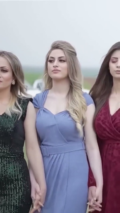 Kurdish Beautiful Woman Enjoying Wedding Dance #دبكه #دبكة #kurdishdance #dabkedance