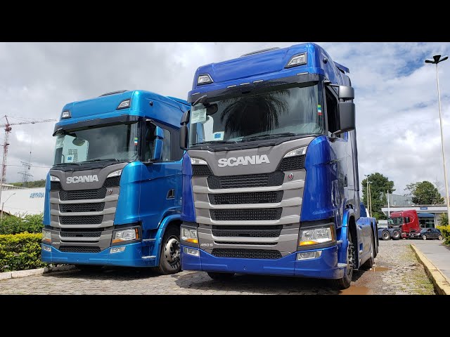 Scania R 450 Azul Modificada em 2023