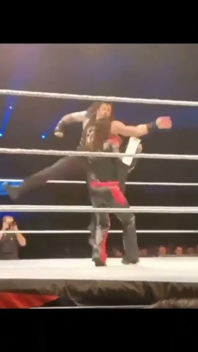Leati Joseph Anoa'i is a Samoan-American professional wrestler, actor, and former professional.💪🏻💪🏻