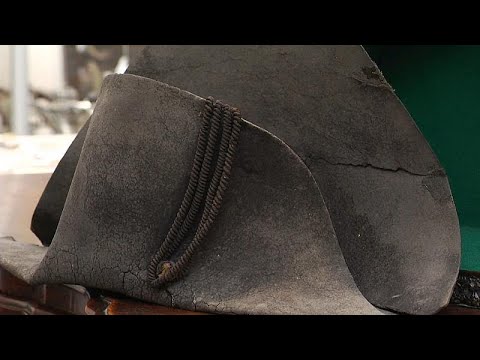 Napoleon’s hat sells for €280,000