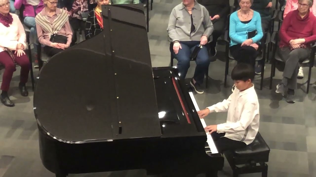 Liam Gong performs Dear Little sister, by  R.Fuchs. And  Sonatina in B flat major, by D. Cimarosa