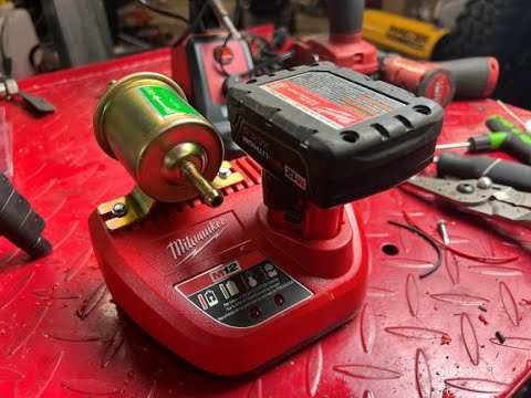 Milwaukee M18 Force Logic Cordless 10.000psi Hydraulic Pump w