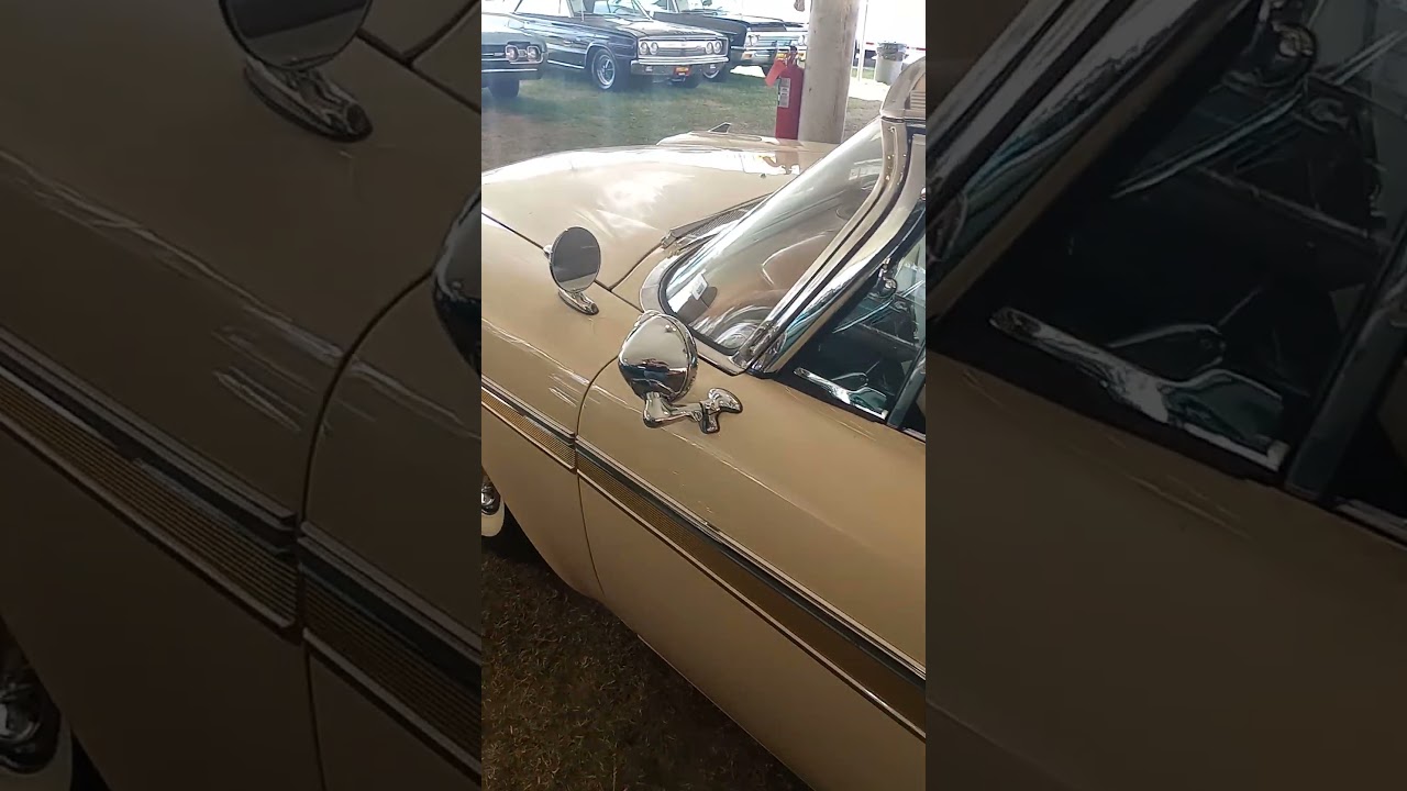 She's so evil but so beautiful at the same time. 