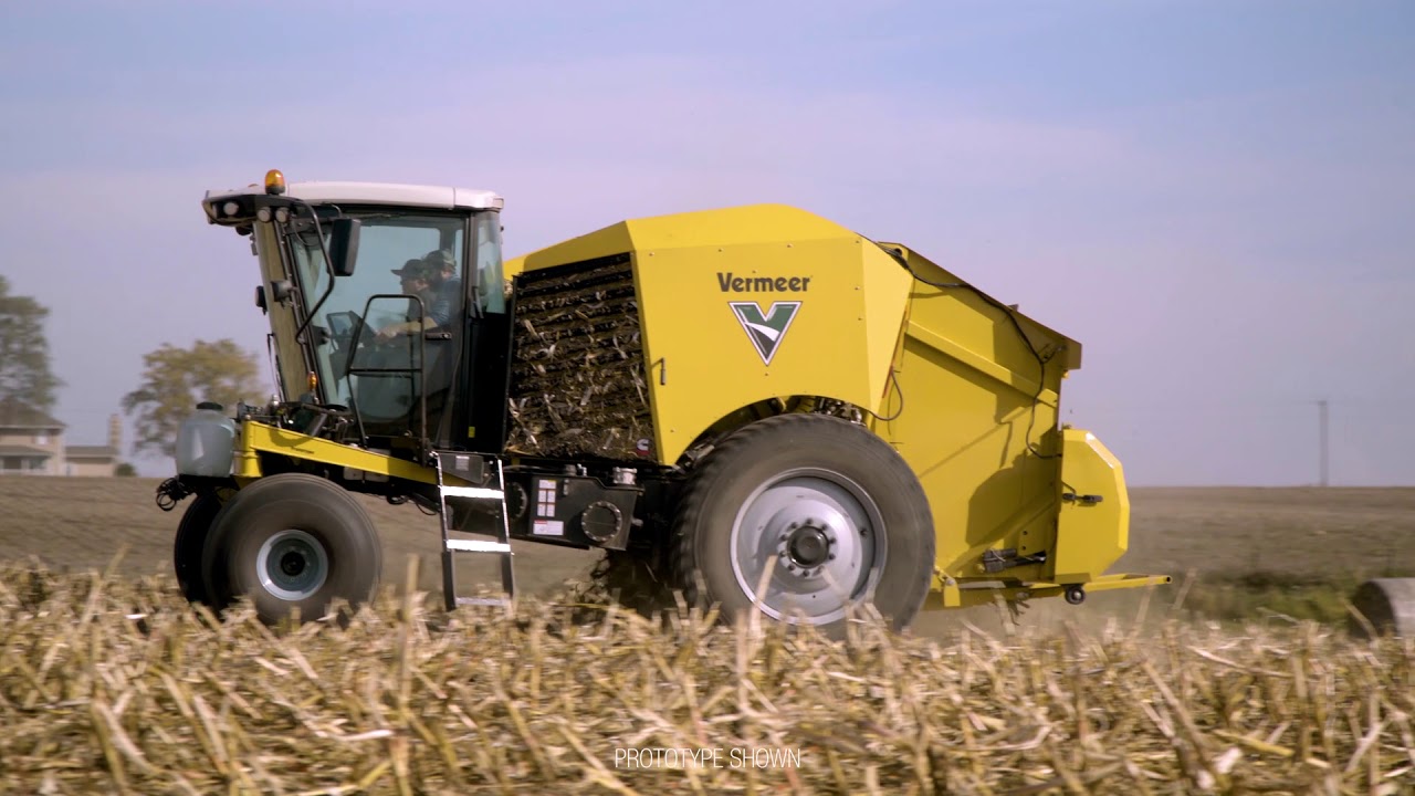 ZR5 SelfPropelled Round Baler Performs in Cornstalks Vermeer