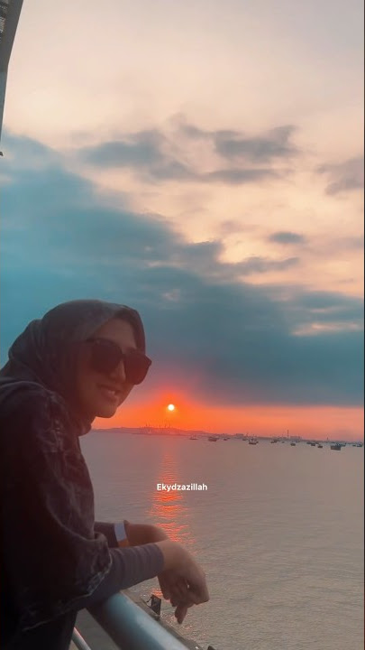 Anak senja wajib banget ke Surabaya North Quay, indah banget view di tepi dermaga #senja #surabaya
