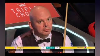 Blatant push foul (double contact) in Snooker World Championship semifinal, referee oblivious