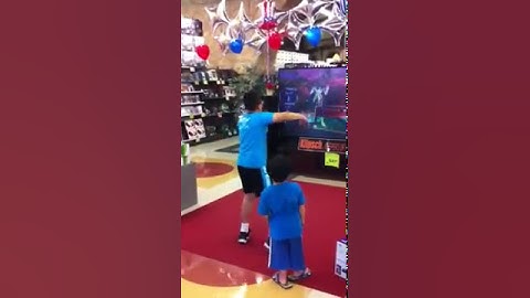 Video dancer boy working it at Fry